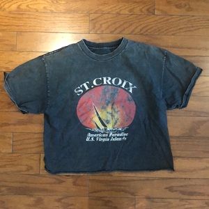 Cute cropped graphic T-shirt